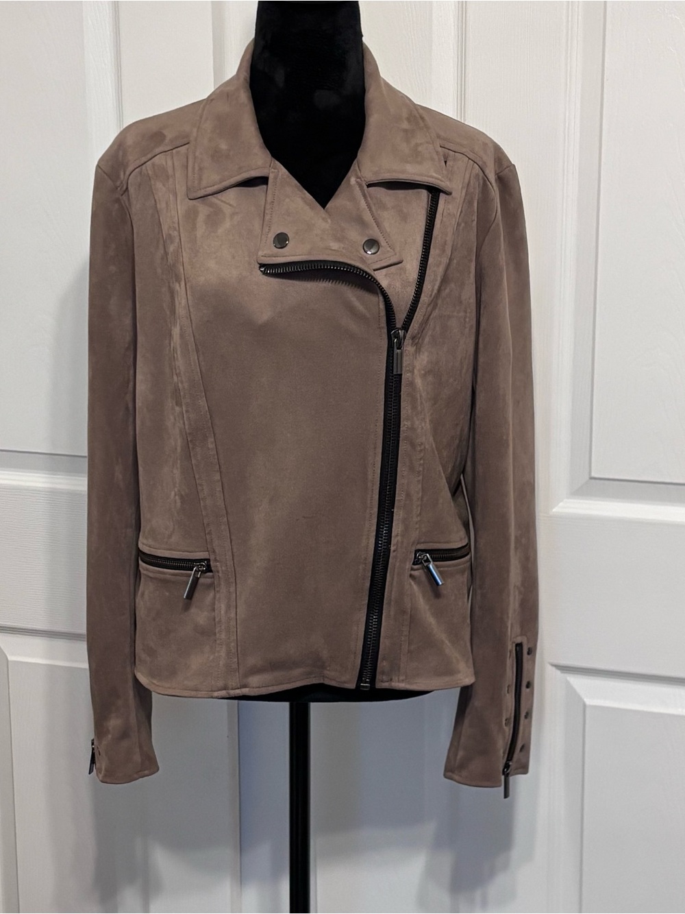 Kut from the Kloth Taupe Suede Asymmetric Moto Jacket Women’s Large